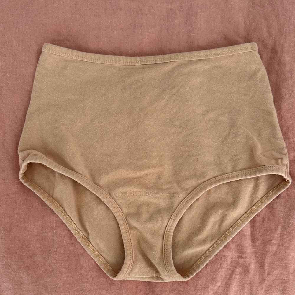 ARQ Women's Peach High-Waisted Shorts